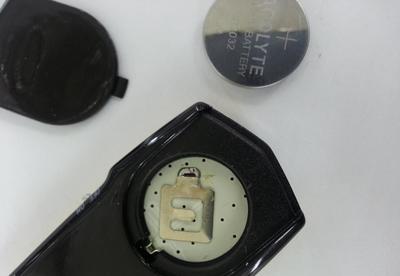 熱銷(xiāo)新款藍(lán)牙自拍器 你的便攜拍照助手